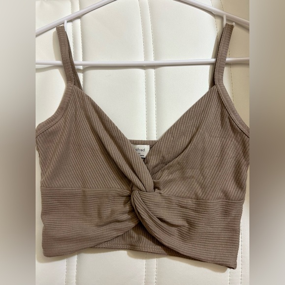 Aritzia Wilfred Bay Tank - Picture 2 of 3